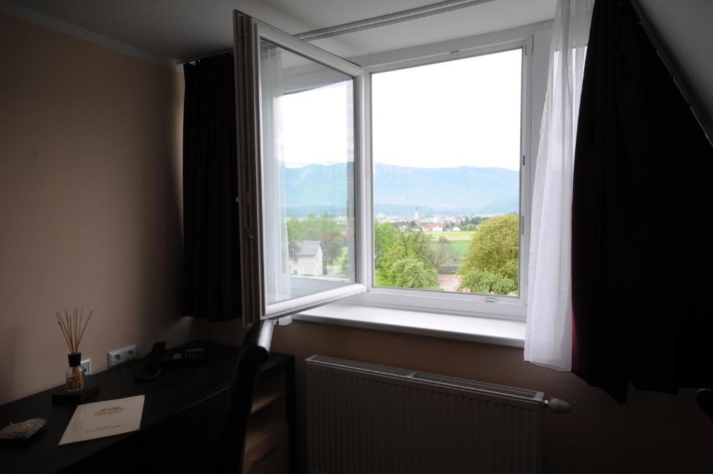 Gasthof Bacher Hotel Villach Exterior photo