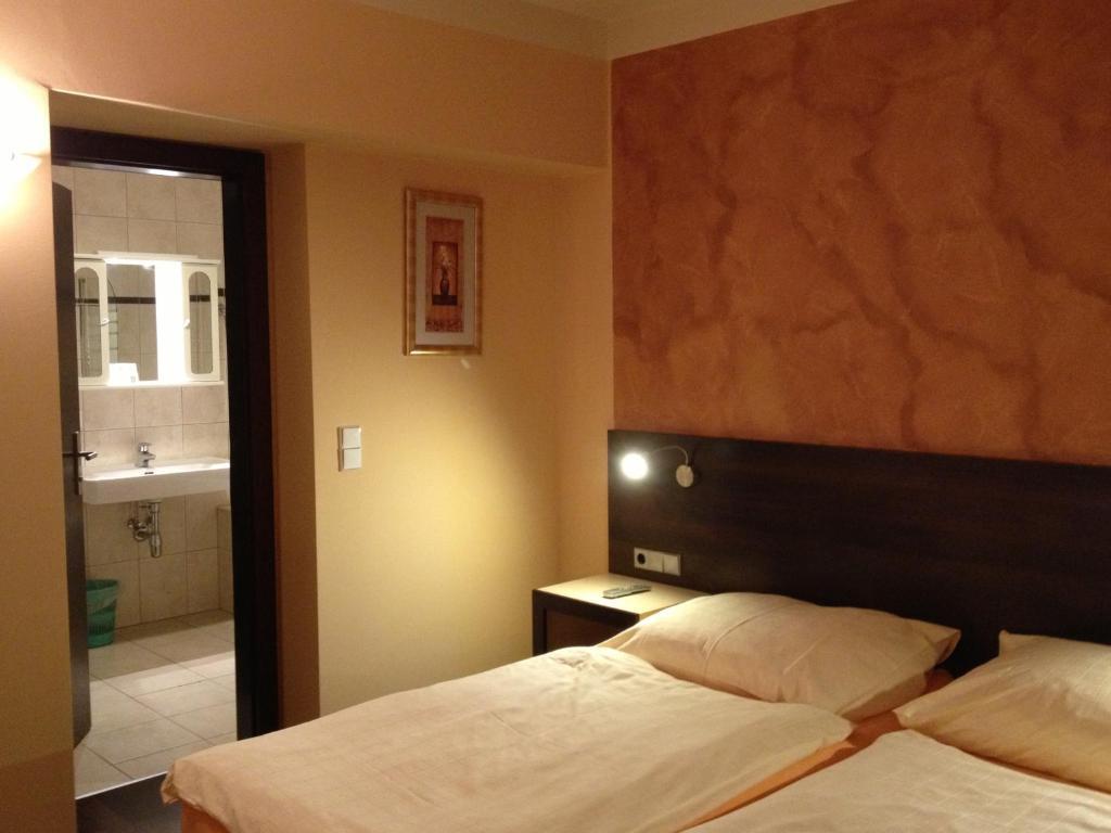 Gasthof Bacher Hotel Villach Exterior photo